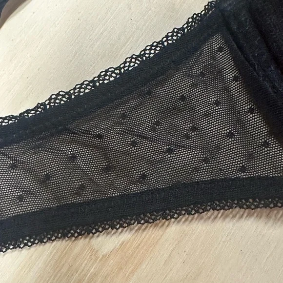 Vintage Victoria’s Secret Very Sexy Black Lace Valentines Bra 34B - Picture 6 of 10